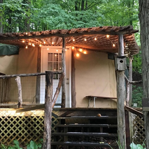 Spacious, airy yurt for glamping in comfort!