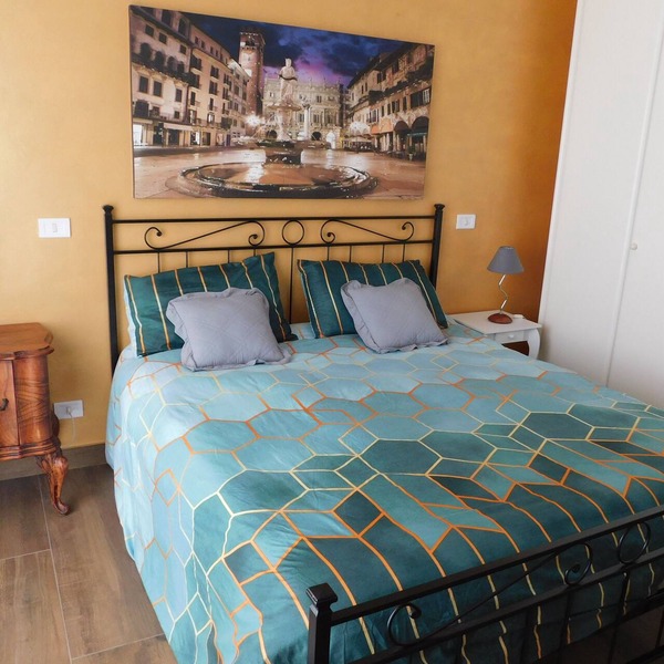 Spacious and bright apartment ten minutes from Verona