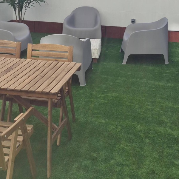 Spacious and modern 4 bedroom apartment with terrace