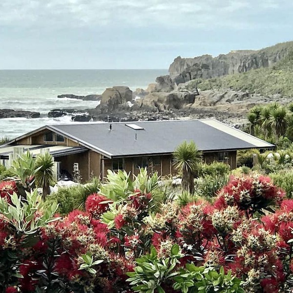 Spacious and Modern Beachfront Glamping Rental in Punakaiki, New Zealand