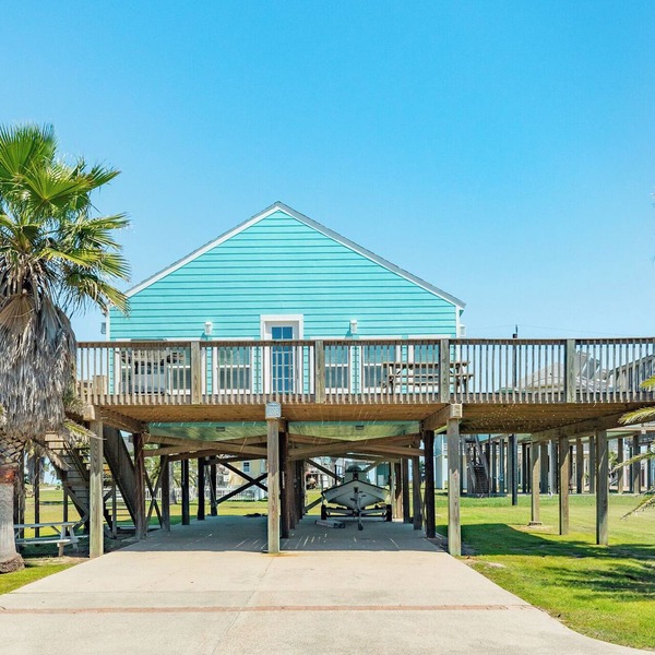 Spacious and Open Freshly Remodeled Beach House.
