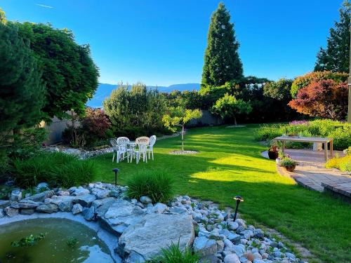 Spacious and quiet garden view room