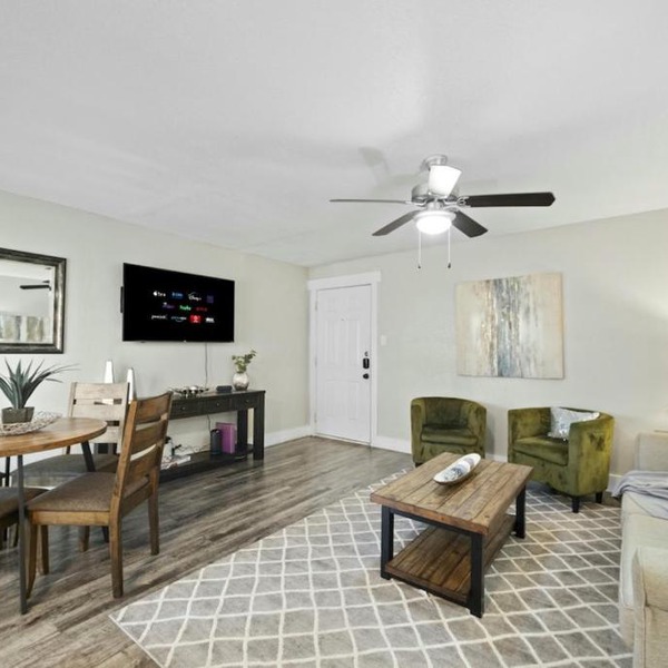 Spacious and Stylish Apartment right near ATT Stadium