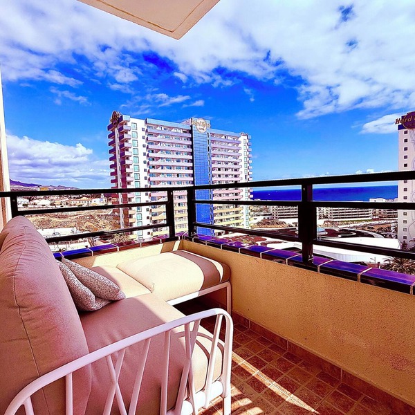 Spacious and sunny south faced appartment with sea view Club Paraiso