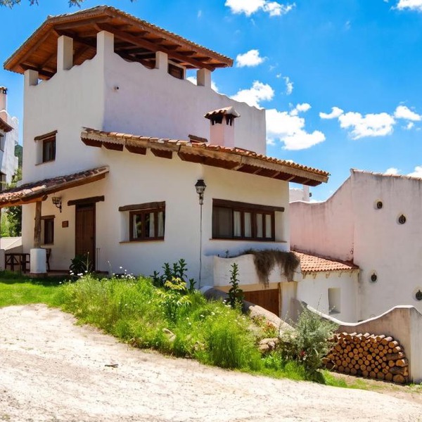 Spacious Apartment in Yeste with Shared Pool