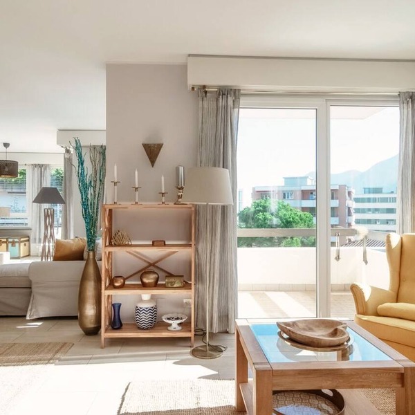 Spacious apartment with Terrace in Paradiso (TERRAZZA PARADISO)