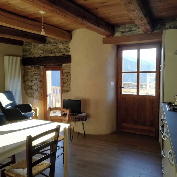Spacious apartment with balcony and wonderful view of the mountains.