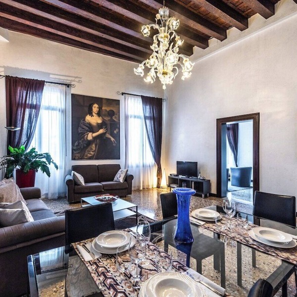 Spacious Apartment with Terrace and Elegant Comfort