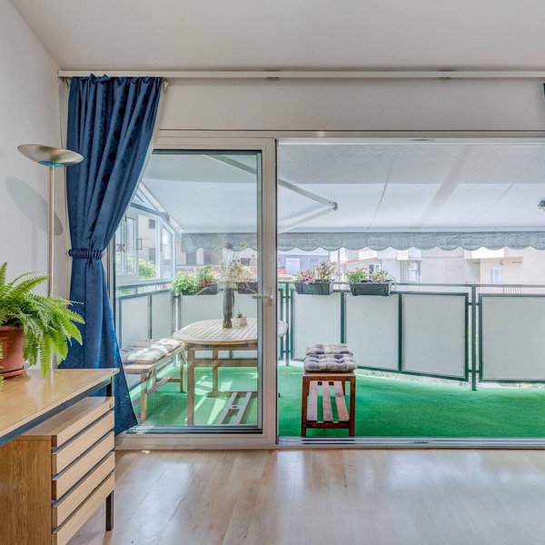 Spacious apartment Zvone with 3 balconies and parking