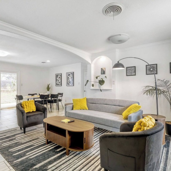 Spacious Austin Retreat Yard + Fast to Downtown