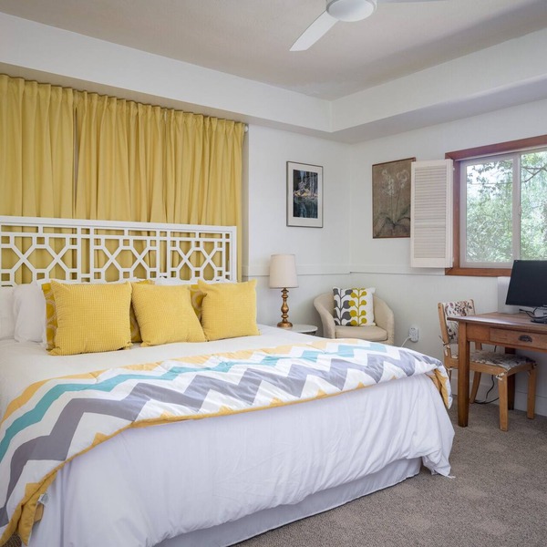 Spacious, Beautiful & Private Hillside Oasis, SW PDX & free coffee!