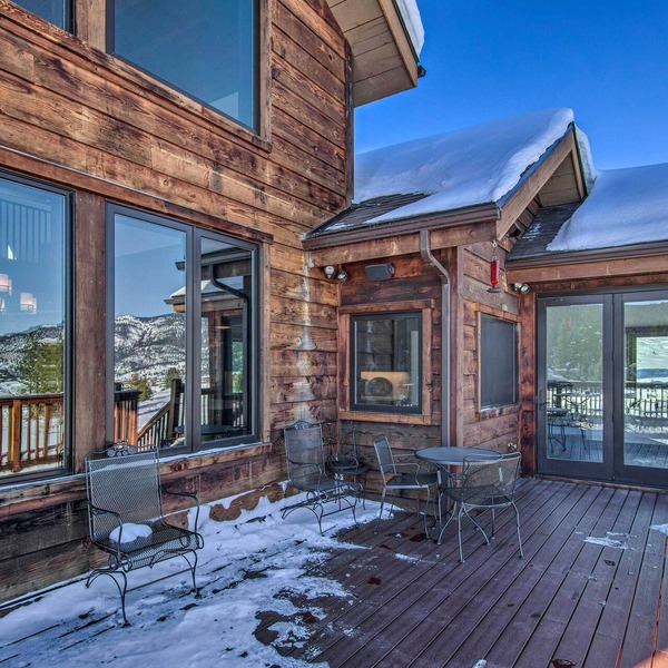Spacious Big Sky Cabin w/Hot Tub & Grill!