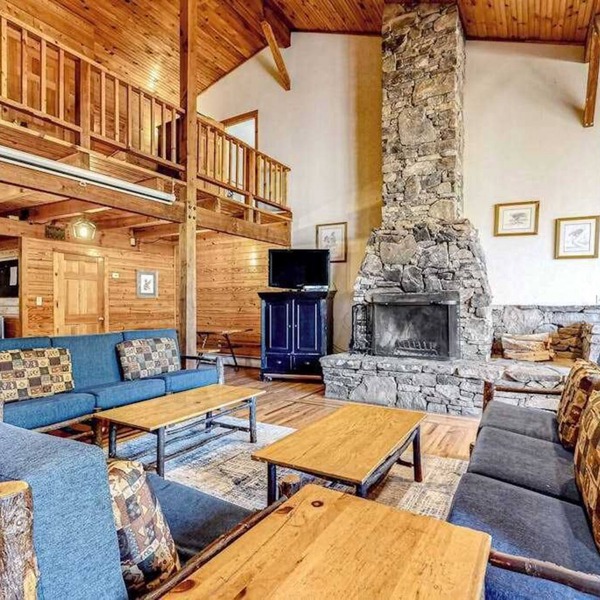Spacious Black Mountain cabin with game room, wood fireplace, firepit, & W/D