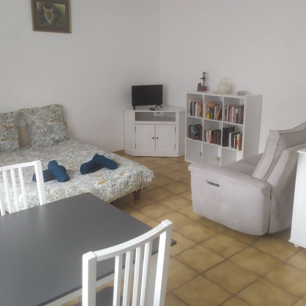 SPACIOUS, BRIGHT, BRAND-NEW STUDIO OVERLOOKING VINEYARDS AND HILLSIDES.