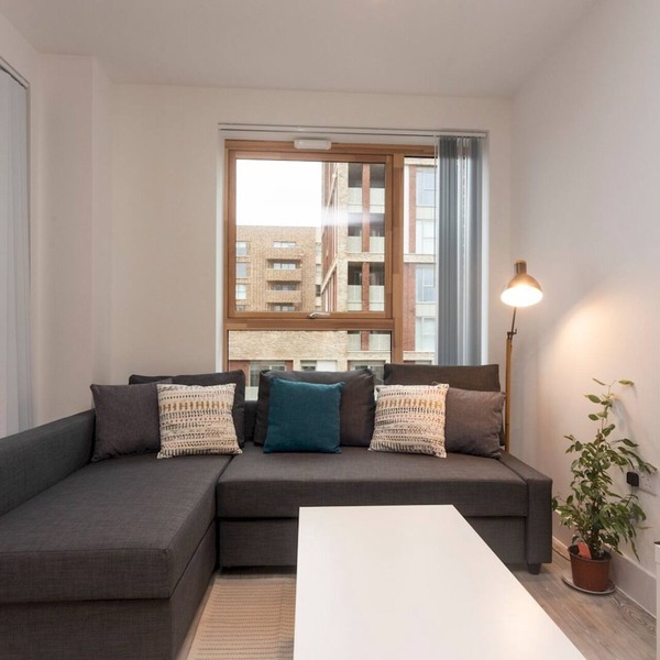 Spacious Bright Flat 20 Mins To Central London - Pass the Keys