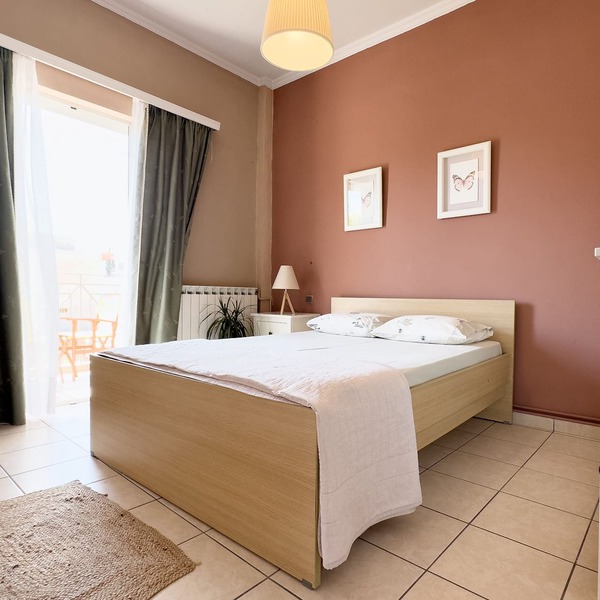 Spacious & Bright flat with balcony
