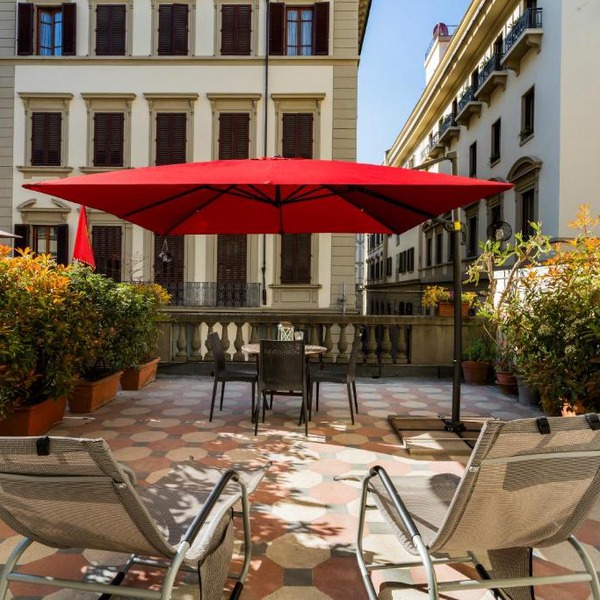 Spacious & Bright, next to the Duomo of Florence, Michelangelo, with Patio