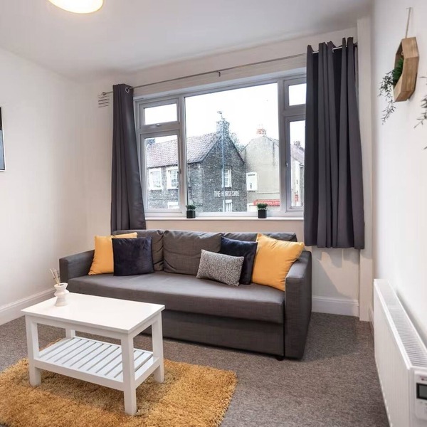 Spacious Bristol Flat, 3 Bedrooms, Sleeps upto10-Ideal for Contractors