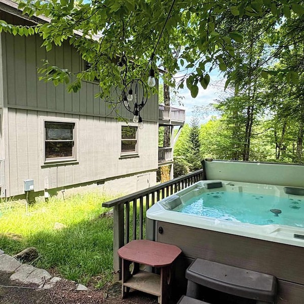 Spacious Cabin w/Hot Tub Close To Ski Lifts