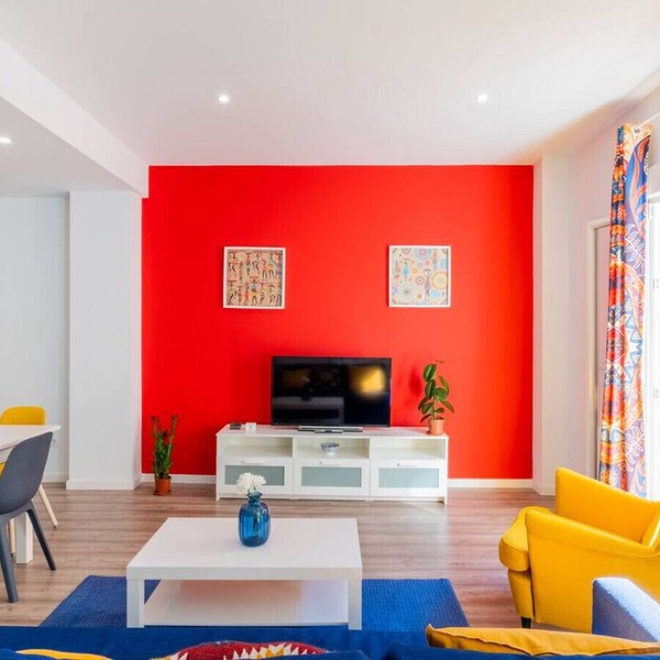 Spacious Clean & Colourful Apt Quiet Zone