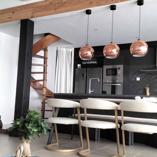 Spacious, comfortable loft 10 min from Avignon and St Remy de Provence.