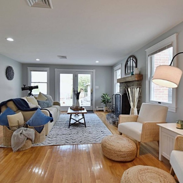 Spacious, Comfy Colonial, minutes to Boston and highways