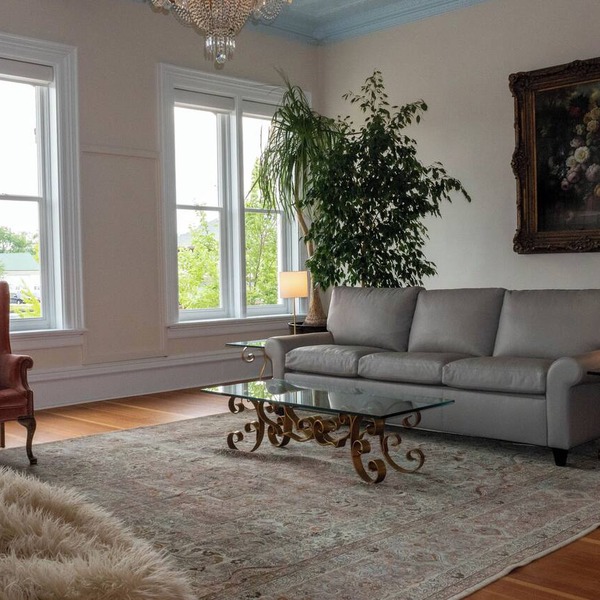 Spacious Condo: Historic Boutique Rental in Downtown Edgerton