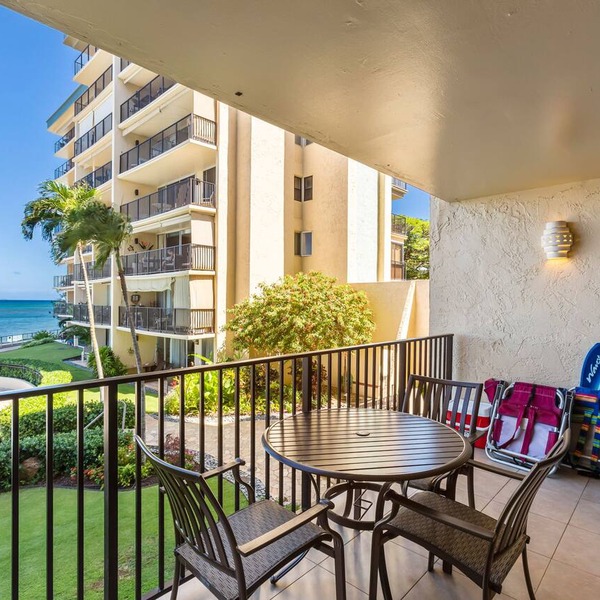Spacious condo with an ocean view, pool, & washer/dryer - walk to beach
