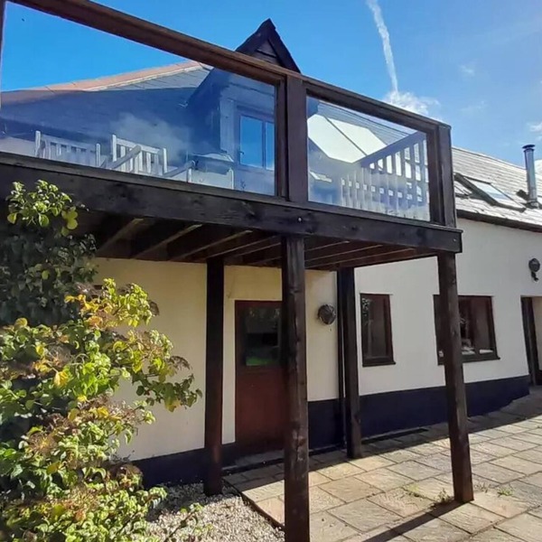 Spacious Converted Barn on a Flower Farm, Devon Countryside, Family Friendly