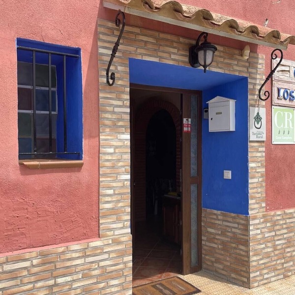 Spacious Country House for 12–15 Guests, Fenced Garden, BBQ, Pet Friendly, Near Calamocha