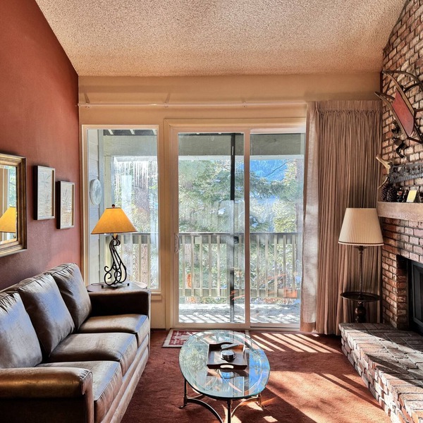 Spacious cozy condo with large loft , Near Both Canyon Lodge & Village