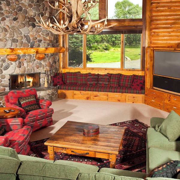 Spacious Creekside Lodge in Emigrant - 20 minutes to Yellowstone Entrance!