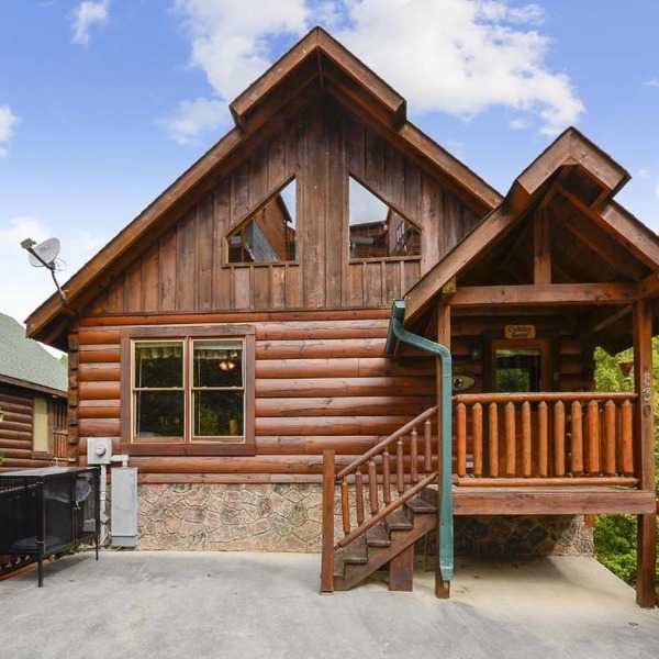 Spacious Cubby Bear Cabin