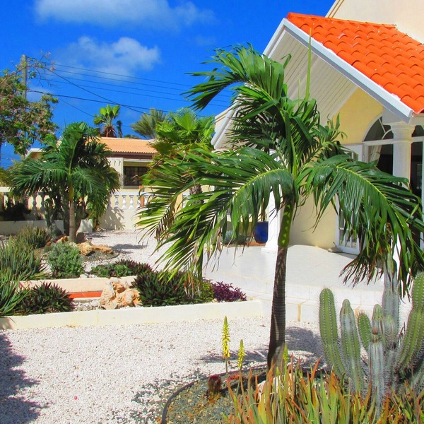 Spacious Eagle Beach House