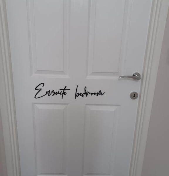 Spacious Ensuite King Room Private Neighbourhood Free Parking Space