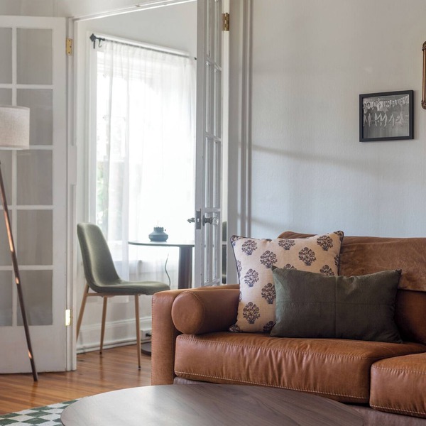 Spacious Flat, Steps to 23rd Ave & Trader Joe's + Parking Included