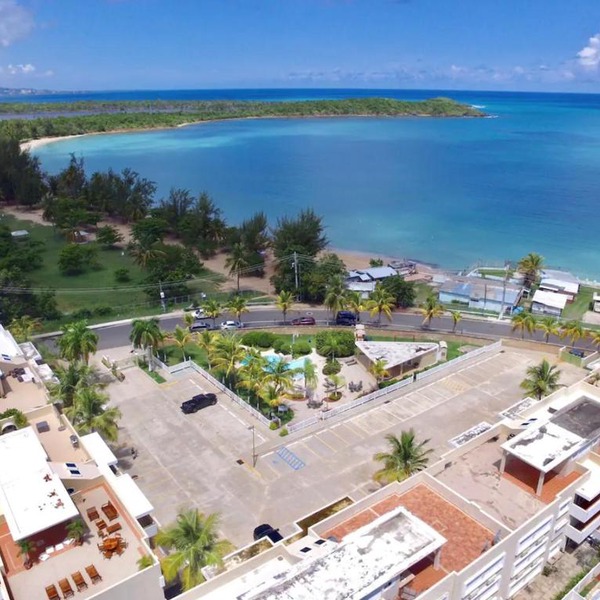 Spacious Full Apt w/Beach, Pools, Entertainment 3BR/2BT