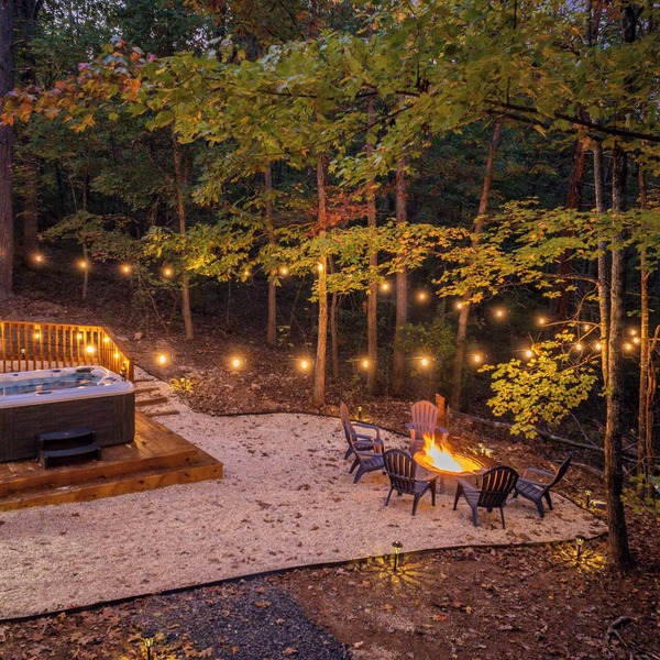 Spacious Getaway: Nature, HotTub, GameRoom & Dogs