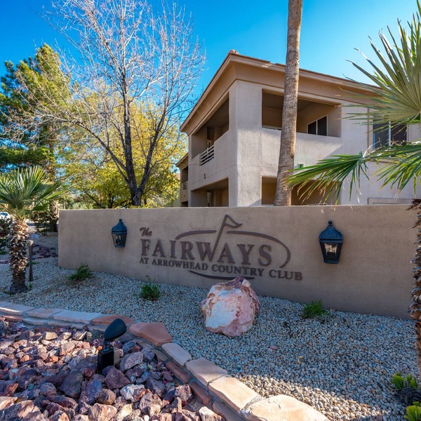 Spacious Glendale Condo/Great location/Pool&Spa