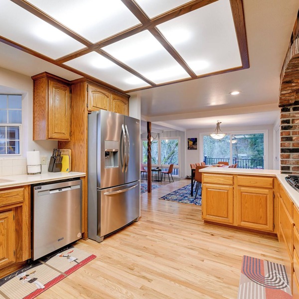 Spacious Grants Pass Home w/Hot Tub & Views!