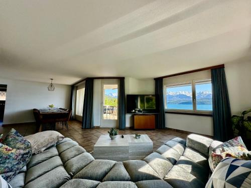 Spacious house for 11 persons with hot tub and fully equipped kitchen