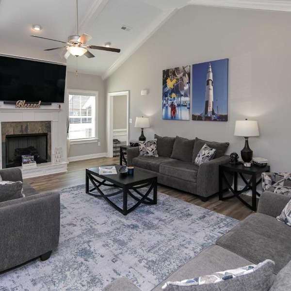 Spacious Hazel Green Home w/Fireplace, Yard!