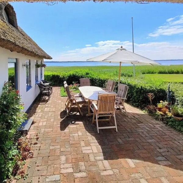 Spacious holiday gem with a view over Præstø Fjord