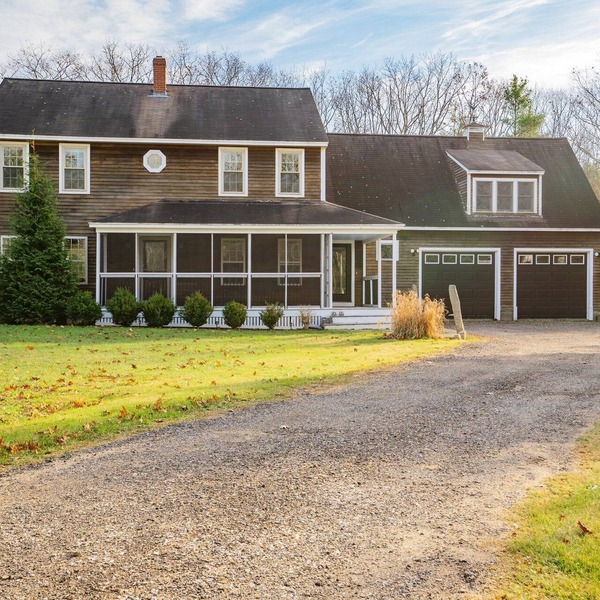 Spacious Home Close to Beaches! 3BR, Dog & Family Friendly, 30 Mins to Portland