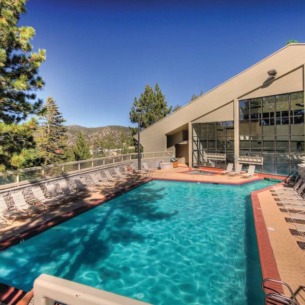 Spacious Home with Stunning Views of Sierra Mountains & Trails