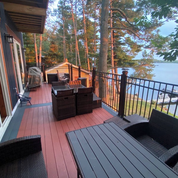 Spacious Lakefront Cabin Sleeps up to 14.