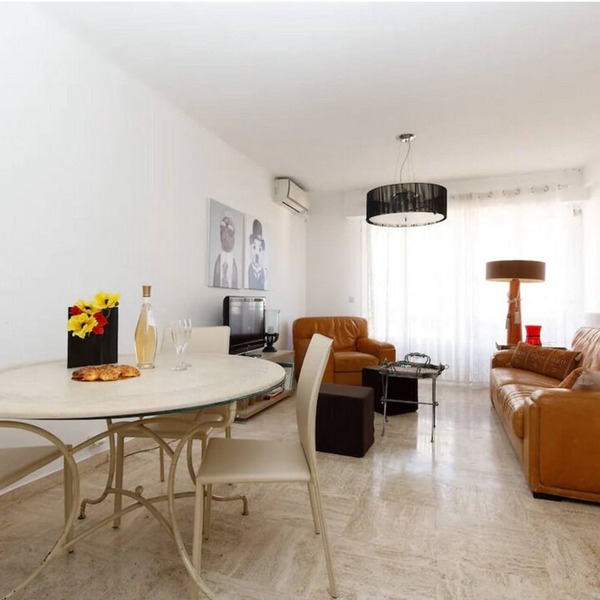Spacious luxury apt center of Cannes 7 min to Palace Festival, 3 min to beach