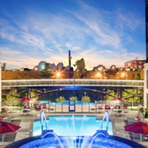 Spacious Luxury Condo In Prime Location