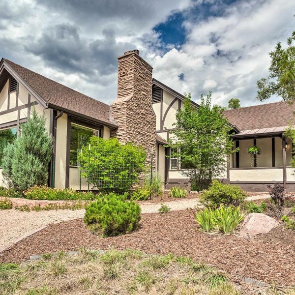 Spacious Manitou Home w/Views in Central Location