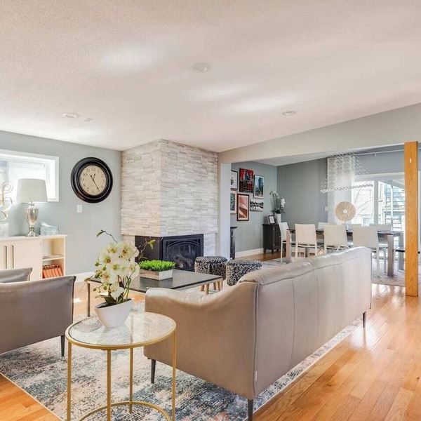 Spacious Mid-Century Modern Luxury Home in Downtown Minneapolis: Perfect for Large Groups, Weddings & Events